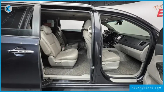 KIA CARNIVAL 9-SEATER LUXURY