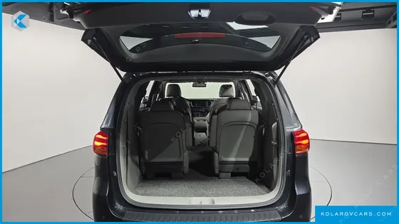 KIA CARNIVAL 9-SEATER LUXURY