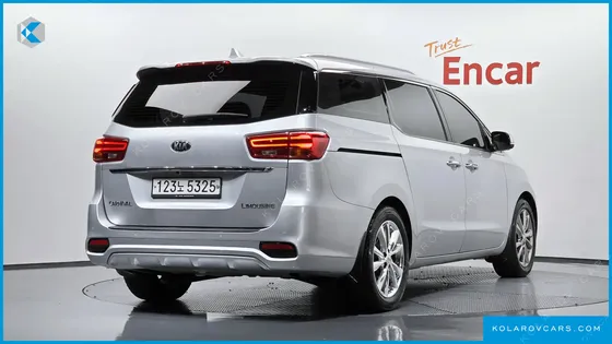 KIA CARNIVAL GASOLINE 7-SEATER LIMOUSINE