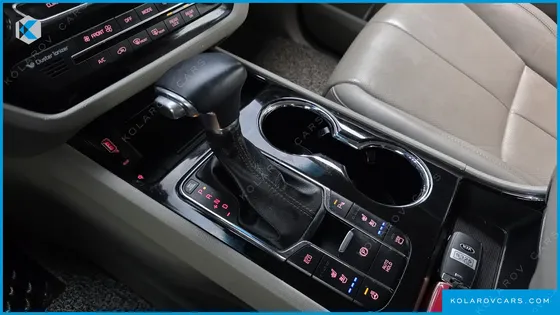 KIA CARNIVAL GASOLINE 7-SEATER LIMOUSINE
