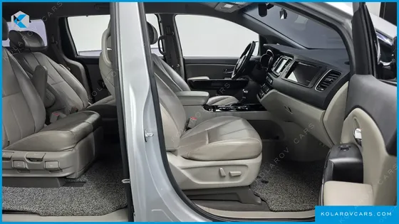 KIA CARNIVAL GASOLINE 7-SEATER LIMOUSINE