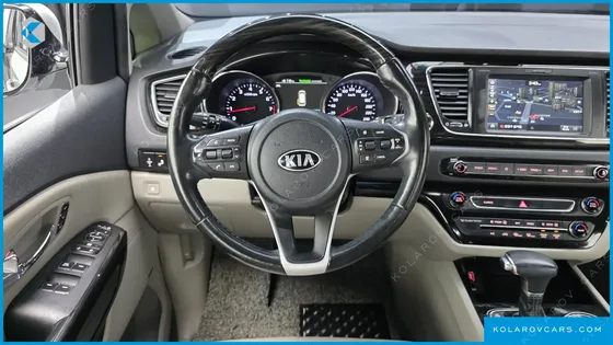 KIA CARNIVAL GASOLINE 7-SEATER LIMOUSINE