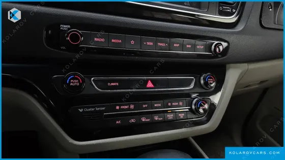 KIA CARNIVAL GASOLINE 7-SEATER LIMOUSINE