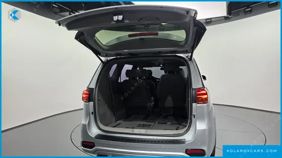 KIA CARNIVAL GASOLINE 7-SEATER LIMOUSINE