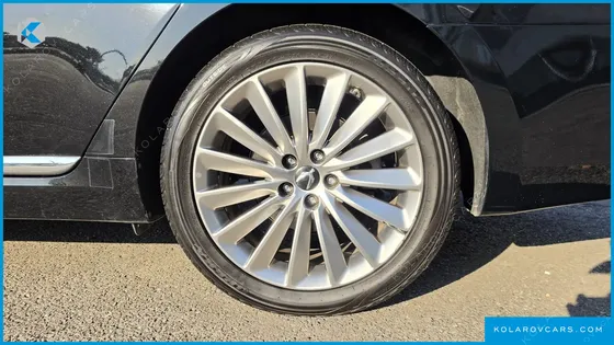 HYUNDAI EQUUS VS500