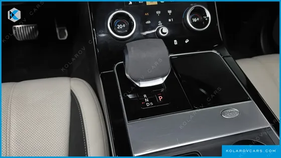 LAND ROVER RANGE ROVER VELAR 3.0 P400 R-DYNAMIC SE