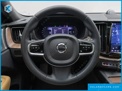 VOLVO XC60 B5 ULTIMATE BRIGHT