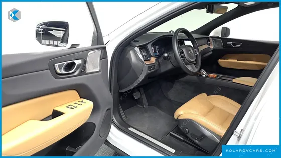 VOLVO XC60 B5 ULTIMATE BRIGHT