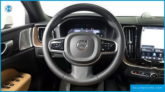 VOLVO XC60 B5 ULTIMATE BRIGHT