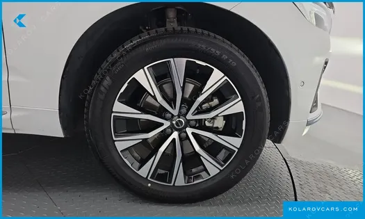 VOLVO XC60 B5 ULTIMATE BRIGHT