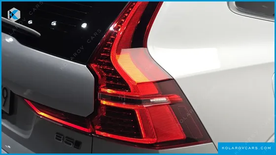 VOLVO XC60 B5 ULTIMATE BRIGHT