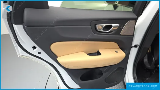 VOLVO XC60 B5 ULTIMATE BRIGHT