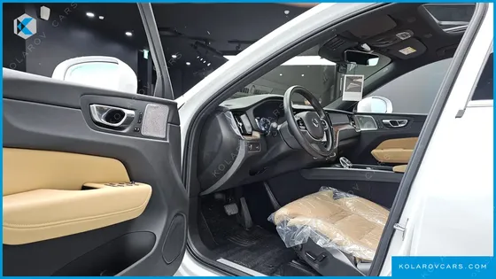 VOLVO XC60 B5 INSCRIPTION