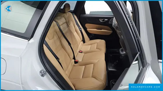 VOLVO XC60 B5 INSCRIPTION