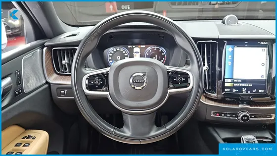 VOLVO XC60 B5 INSCRIPTION