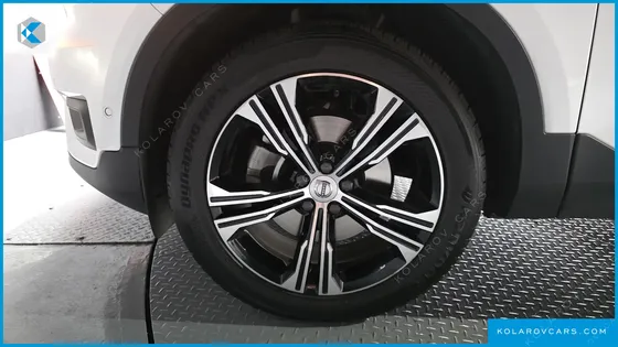 VOLVO XC40 B4 INSCRIPTION