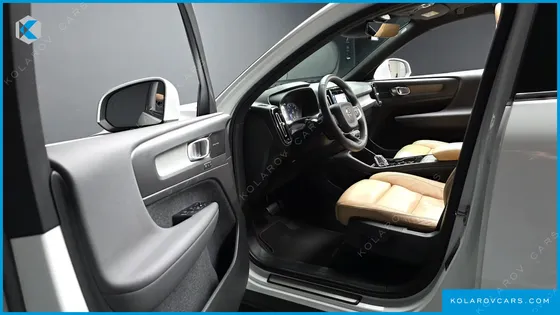 VOLVO XC40 B4 INSCRIPTION