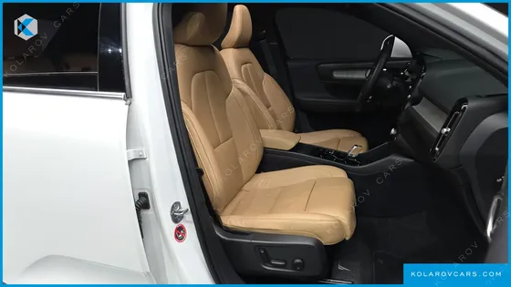 VOLVO XC40 B4 INSCRIPTION