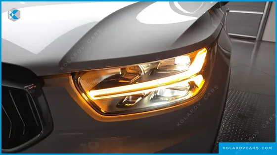 VOLVO XC40 B4 INSCRIPTION