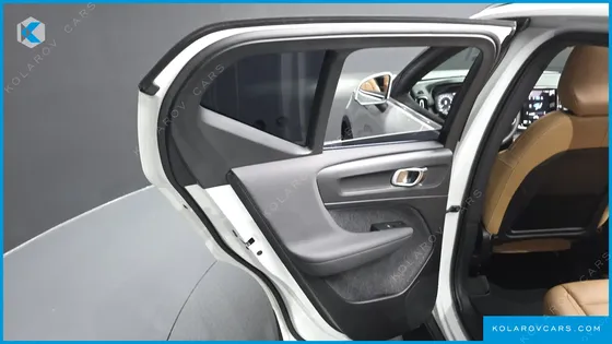 VOLVO XC40 B4 INSCRIPTION