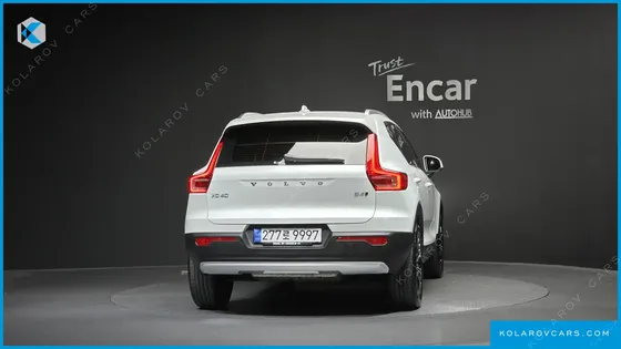 VOLVO XC40 B4 INSCRIPTION