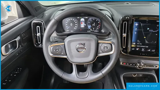 VOLVO XC40 B4 INSCRIPTION