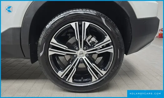 VOLVO XC40 B4 INSCRIPTION