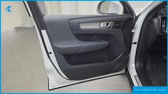 VOLVO XC40 B4 INSCRIPTION