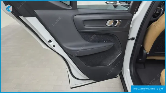 VOLVO XC40 B4 INSCRIPTION