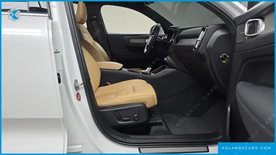 VOLVO XC40 B4 INSCRIPTION