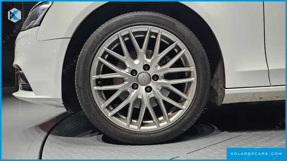 AUDI A4 30 TDI DYNAMIC