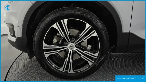 VOLVO XC40 B4 INSCRIPTION