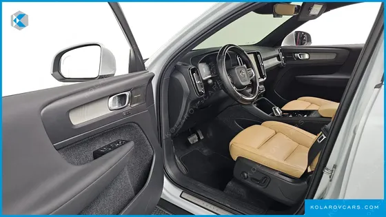 VOLVO XC40 B4 INSCRIPTION