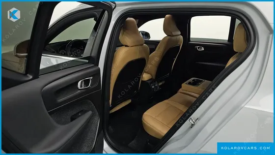 VOLVO XC40 B4 INSCRIPTION
