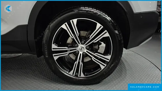 VOLVO XC40 B4 INSCRIPTION