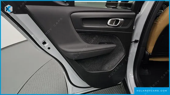 VOLVO XC40 B4 INSCRIPTION
