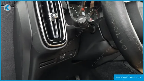 VOLVO XC40 B4 INSCRIPTION