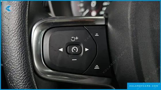 VOLVO XC40 B4 INSCRIPTION