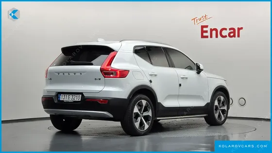 VOLVO XC40 B4 ULTIMATE BRIGHT