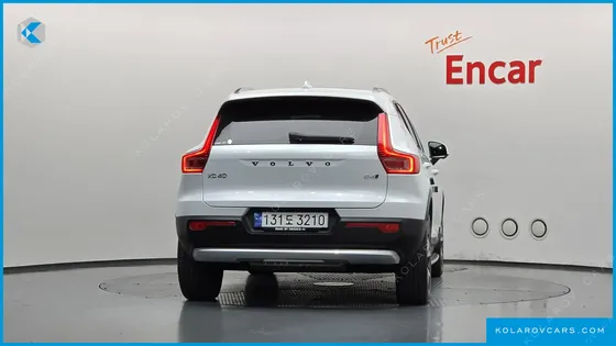 VOLVO XC40 B4 ULTIMATE BRIGHT