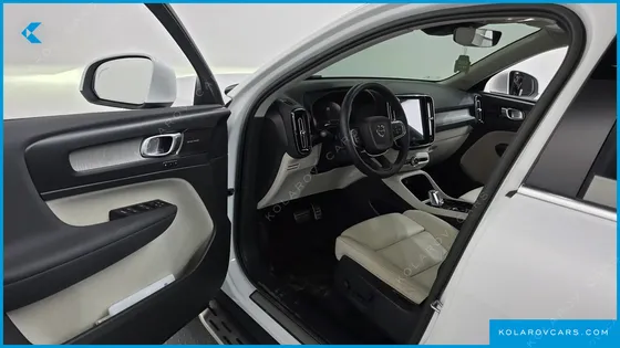 VOLVO XC40 B4 ULTIMATE BRIGHT