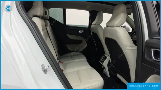 VOLVO XC40 B4 ULTIMATE BRIGHT