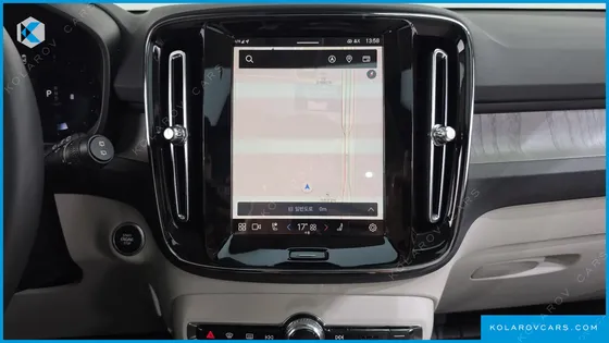 VOLVO XC40 B4 ULTIMATE BRIGHT