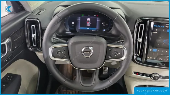 VOLVO XC40 B4 ULTIMATE BRIGHT