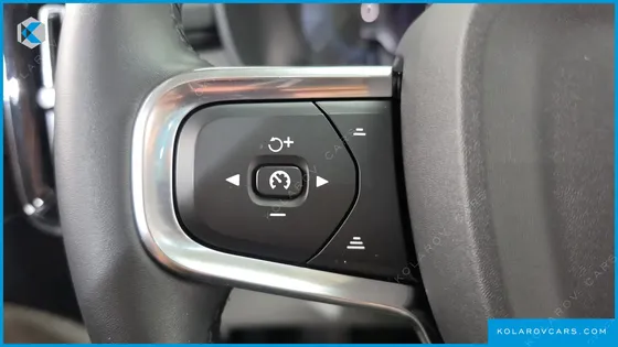 VOLVO XC40 B4 ULTIMATE BRIGHT