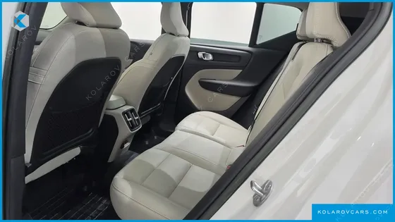 VOLVO XC40 B4 ULTIMATE BRIGHT