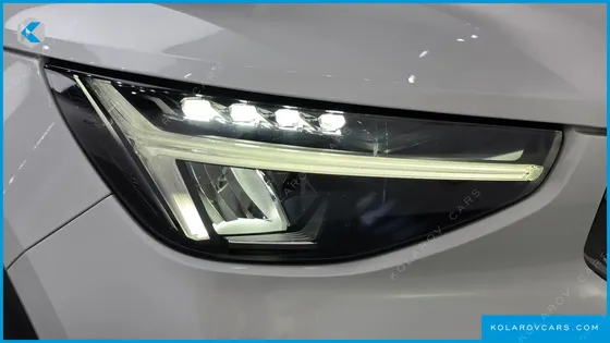 VOLVO XC40 B4 ULTIMATE BRIGHT