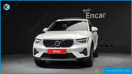 VOLVO XC40 B4 ULTIMATE BRIGHT