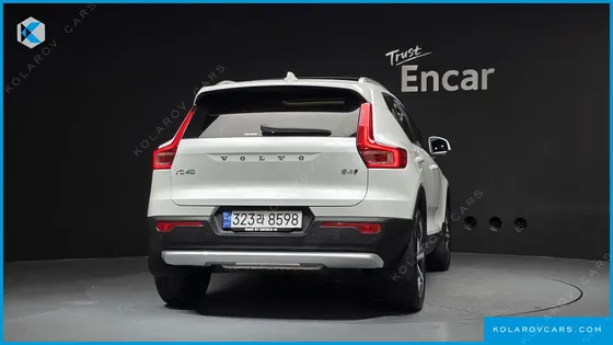 VOLVO XC40 B4 ULTIMATE BRIGHT