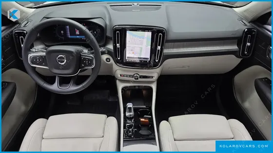 VOLVO XC40 B4 ULTIMATE BRIGHT